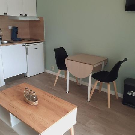 Studio Calme Et Paisible Avec Piscine Et Parking Prive Баларюк-ле-Бен Екстериор снимка
